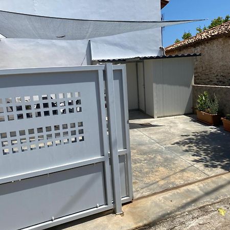 Olive Hill Apartment Karpofora المظهر الخارجي الصورة